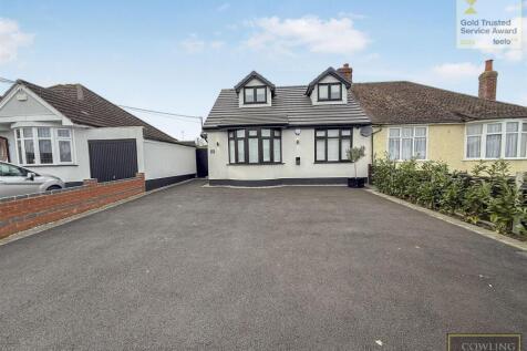 OFF STREET PARKING VIA DRIVEWAY WITH CHARGE POINT
