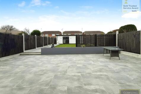 LANDSCAPED GARDEN