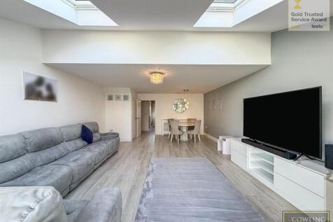 LOUNGE/DINER