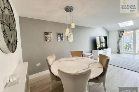 LOUNGE/DINER
