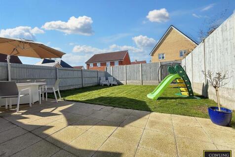PRIVATE REAR GARDEN