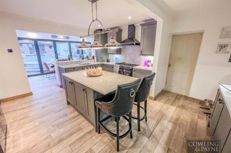 Kitchen Dining Area