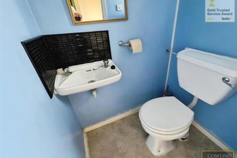 Ground Floor Cloak Room