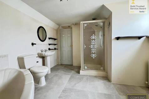 First Floor Bathroom