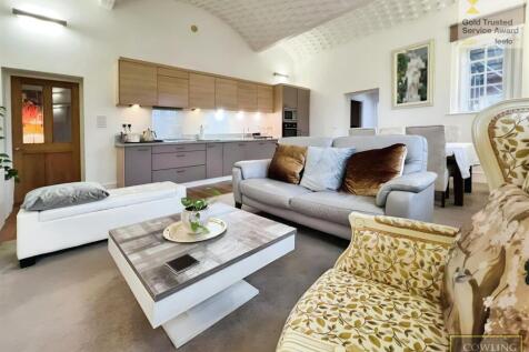 Living Room/Kitchen Area