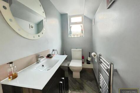 Ground Floor Cloak Room