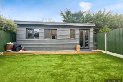 Rear Garden &amp; Outbuilding