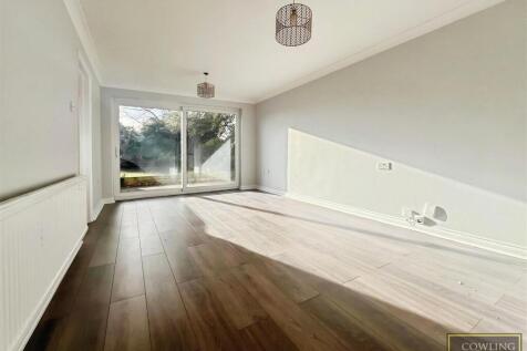 Living Room / Dining Room