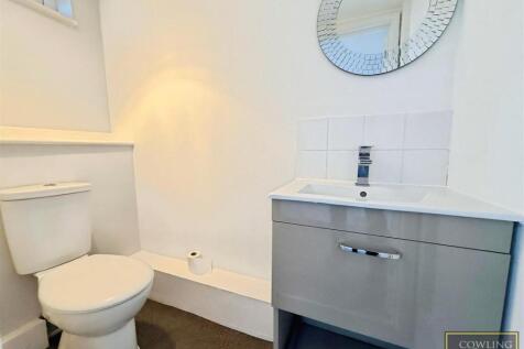 Ground Floor Cloakroom