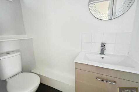 Ground Floor Cloak Room