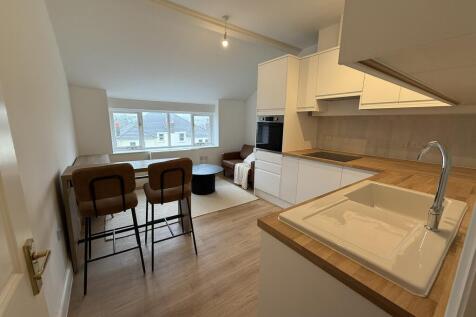 FLAT 5 LIVING