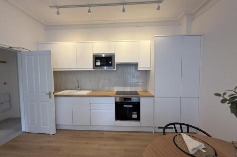 FLAT 3 KITCHEN