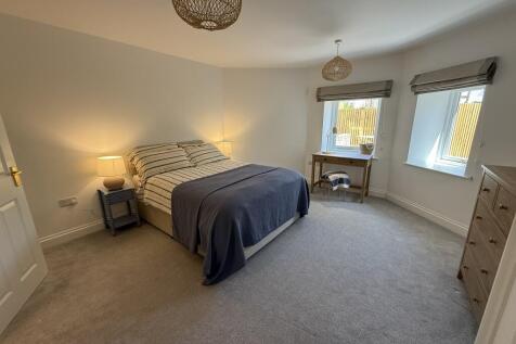 F2 9 lim bedroom