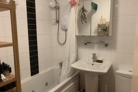 13 oakfield bathroom