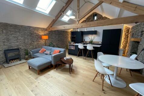 OPEN PLAN LIVING/DINING KITCHEN