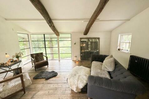 SITTING/GARDEN ROOM
