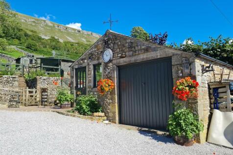 Bothy and garage.jpg