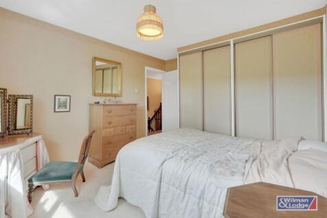 Four Bed Detached House in Glusburn12.jpeg