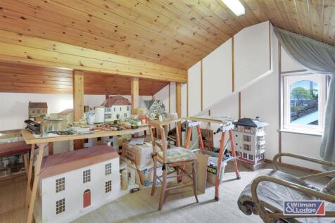 Four Bed Detached House in Glusburn19.jpeg