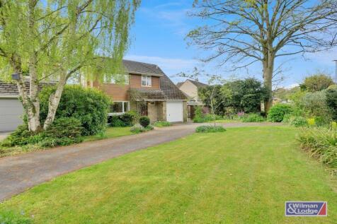 Four Bed Detached House in Glusburn34.jpeg