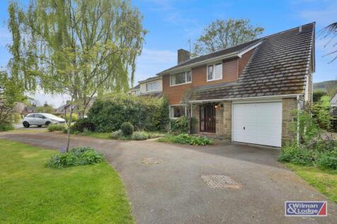 Four Bed Detached House in Glusburn35.jpeg