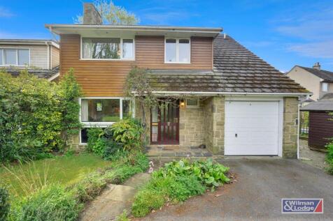 Four Bed Detached House in Glusburn36.jpeg