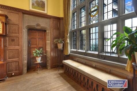 Four Double Bed Character Property in Steeton (43)