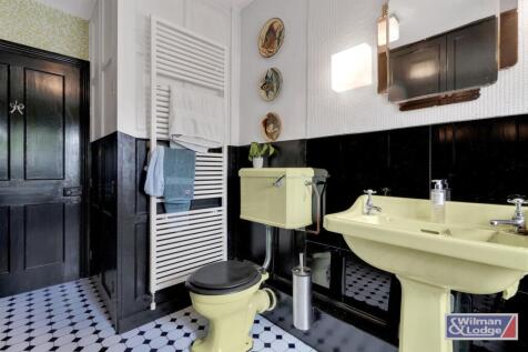 Period Property - Four Bed with Formal Gardens (10