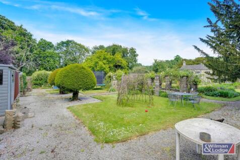Period Property - Four Bed with Formal Gardens (40