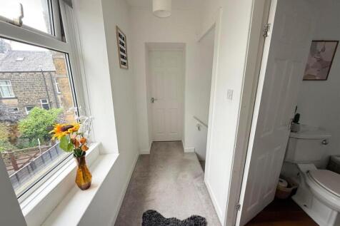 Two bedroom end terrace in Steeton (9).jpg
