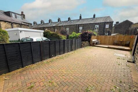Two bedroom end terrace in Steeton (17).jpg