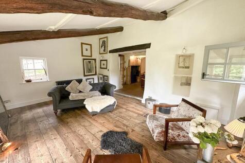SITTING/GARDEN ROOM