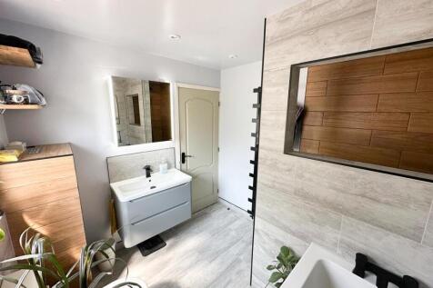 3 bed semi, Steeton
