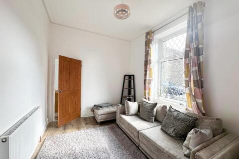 2 bed terrace, Sutton In Craven