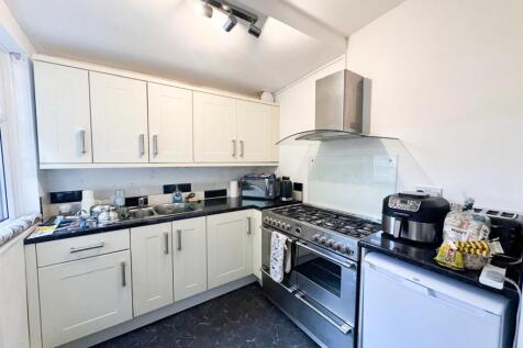 2 bed terrace, Sutton In Craven