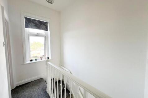 2 bed terrace, Sutton In Craven