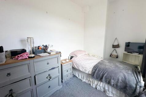 2 bed terrace, Sutton In Craven