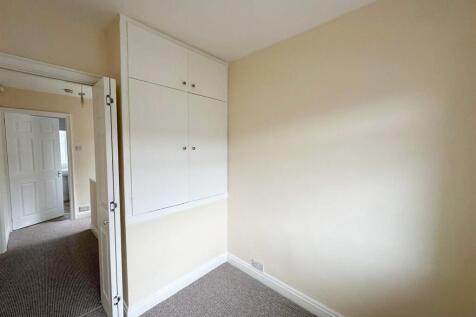 25 Ash Grove 2.jpg