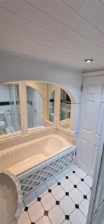 Advert picture2.jpg