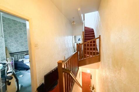 5 bed terrace Cross Hills