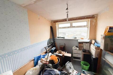 5 bed terrace Cross Hills