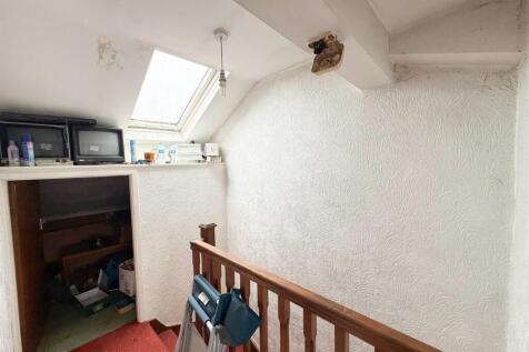 5 bed terrace Cross Hills