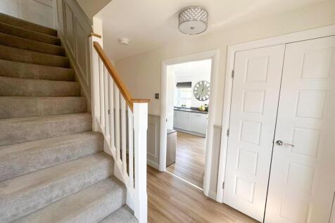 Three bed detached property, Silsden 9