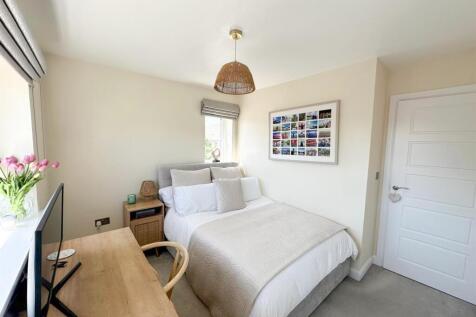 Three bed detached property, Silsden 19