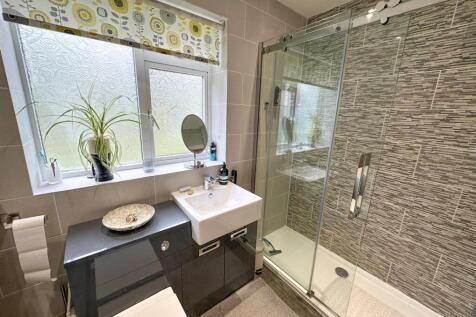 3 bed semi-detached property, Utley