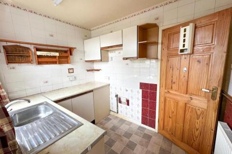 Two bed semi-detached bungalow, Silsden 6