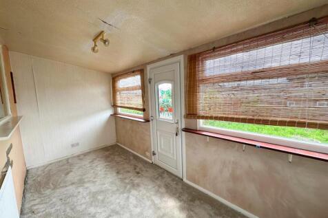 Two bed semi-detached bungalow, Silsden 11
