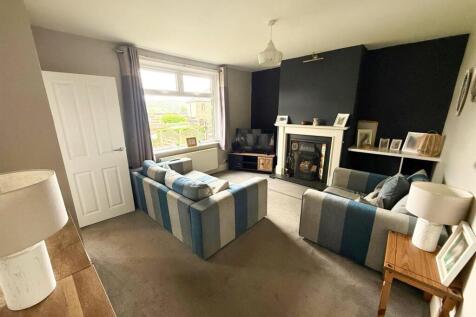 Three Bed Terraced Silsden (27).jpg