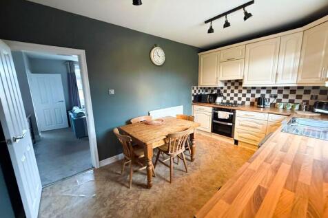Three Bed Terraced Silsden (26).jpg