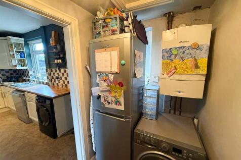 Three Bed Terraced Silsden (20).jpg